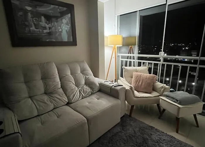 Com Estacionamento Apartment